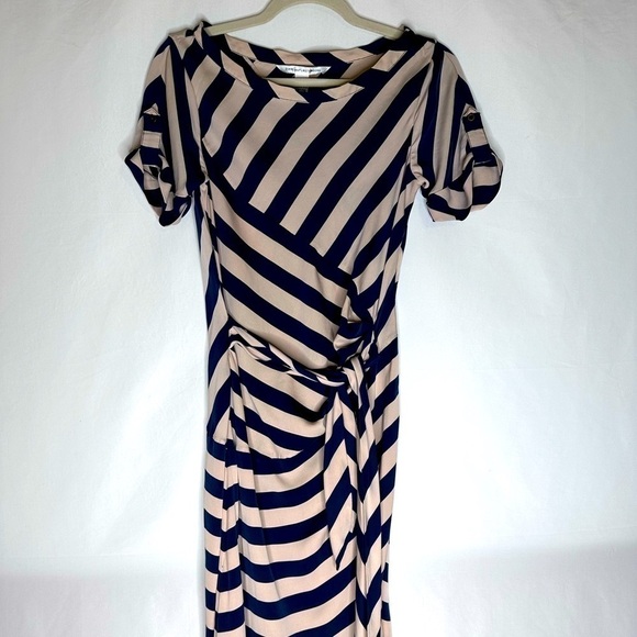 Diane Von Furstenberg Dresses & Skirts - Diane von Furstenburg Striped Leron Dress